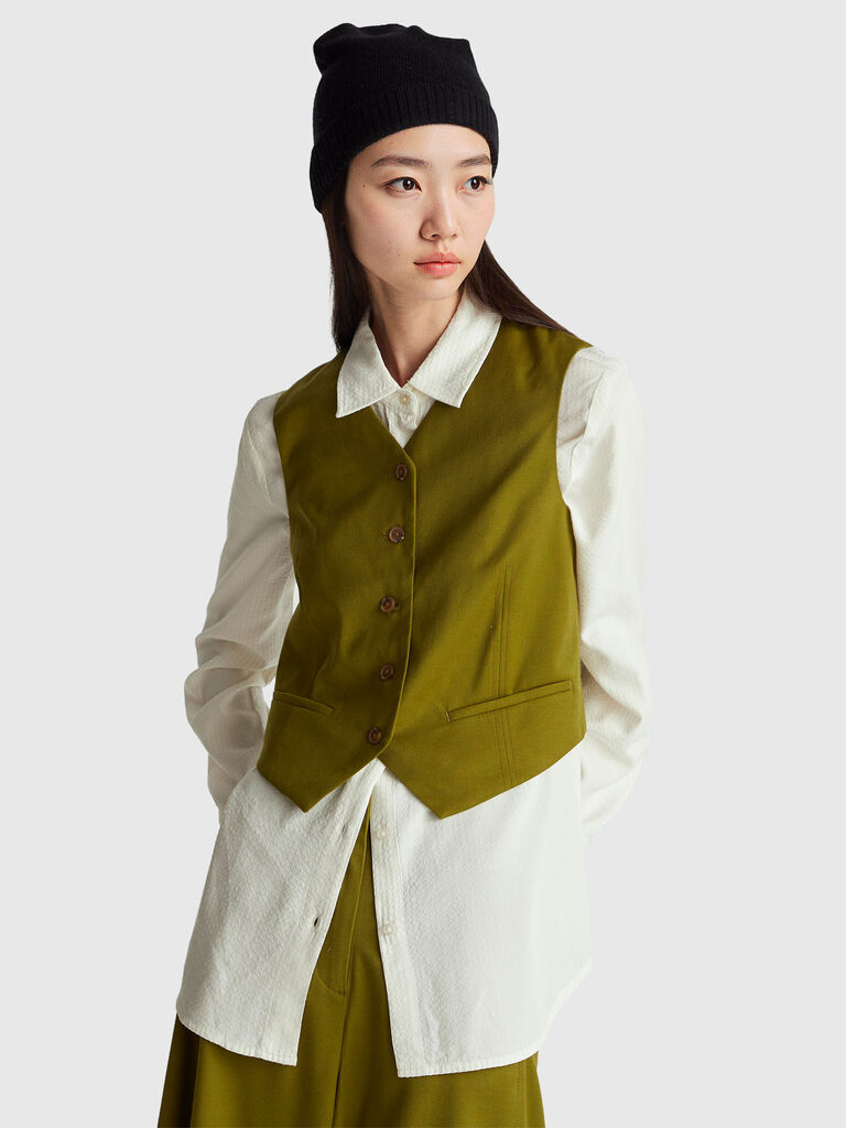 Vest in wool and viscose blend