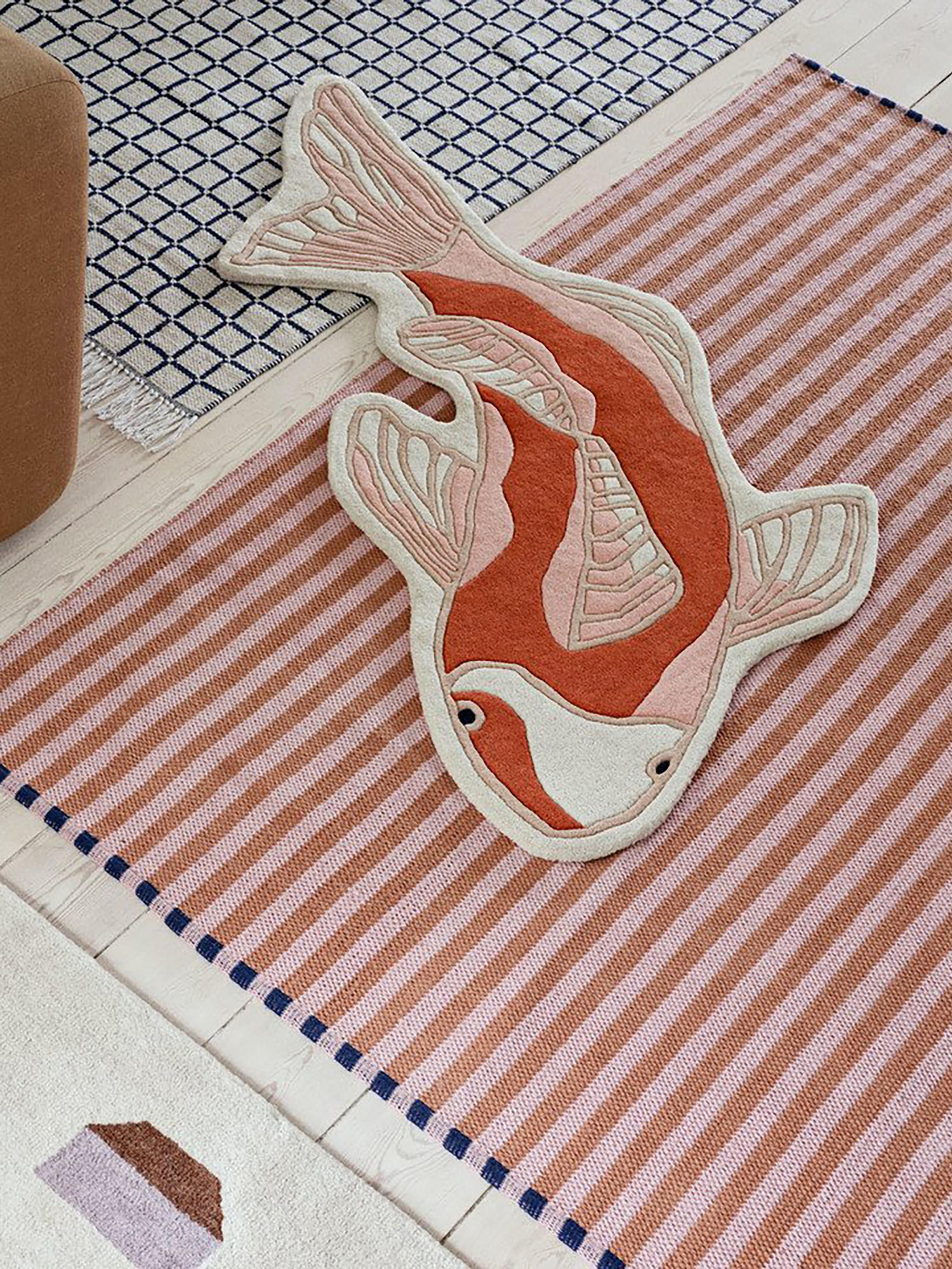 Wollteppich Koi in organischer Form