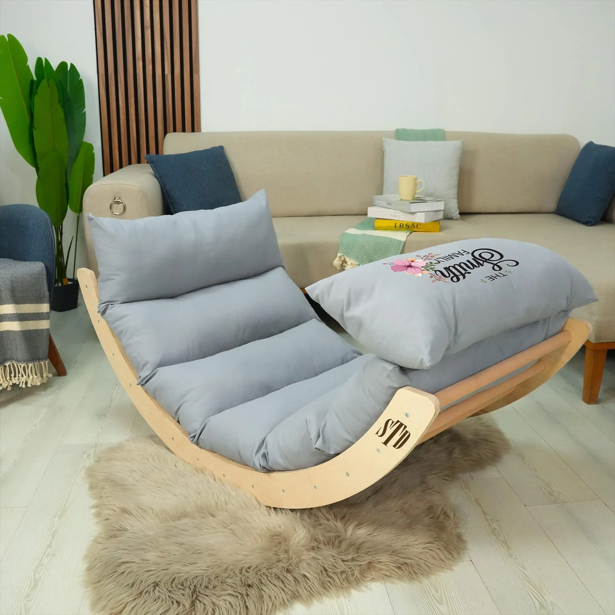 Wooden Lounge Chair with Water-Resistant Cushion: Personalized Outdoor Relaxation Furniture