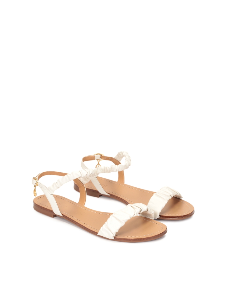 Leather flat sandals with crinkled straps