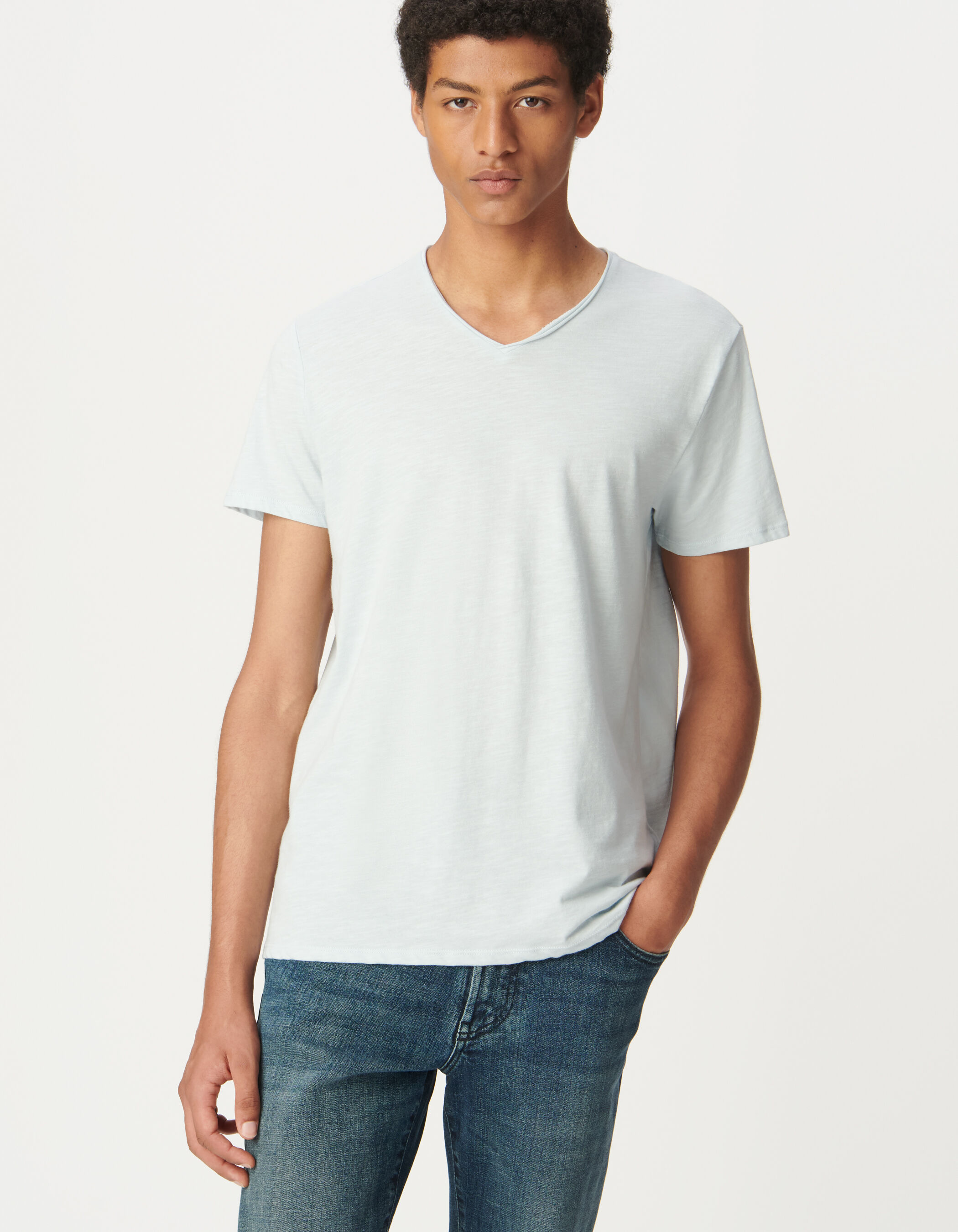 T-shirt L'Essentiel ciel coton bio encolure V Homme