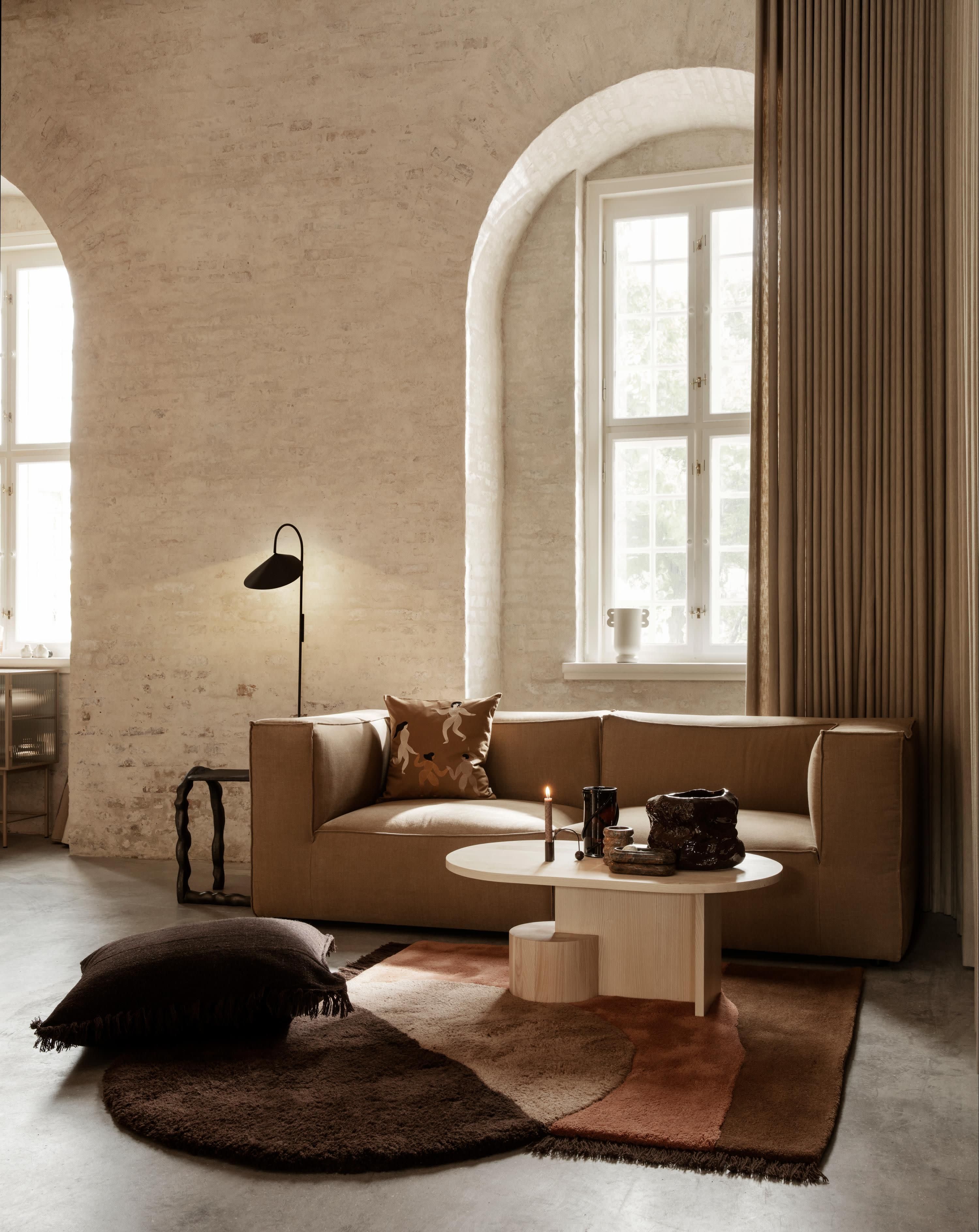 Große Wandleuchte Arum mit Stecker, verstellbar