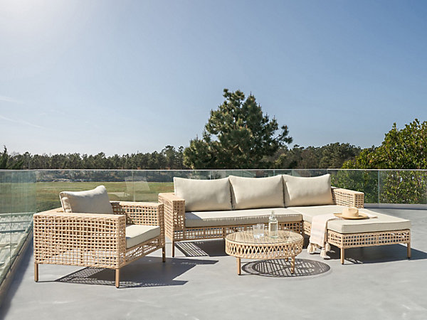 Ensemble de salon de jardin avec table 4 places CALASETTA Côté gauche Polyrotin Beige