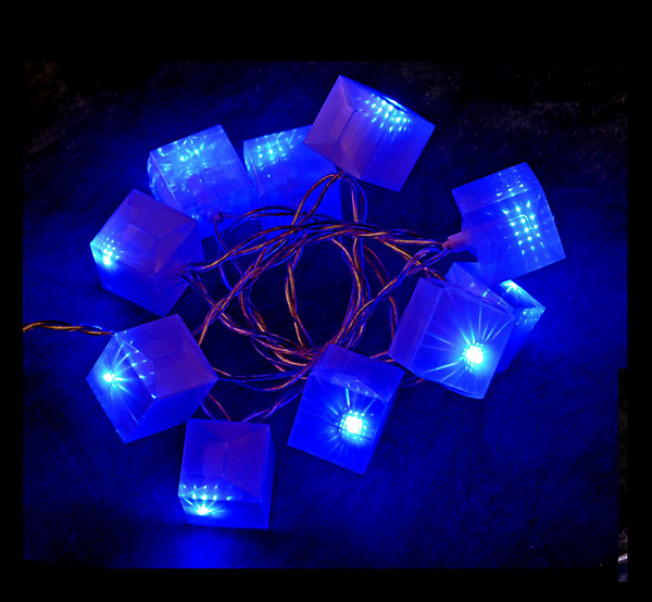 Guirlande électrique cubes lumineux 10 Led bleue