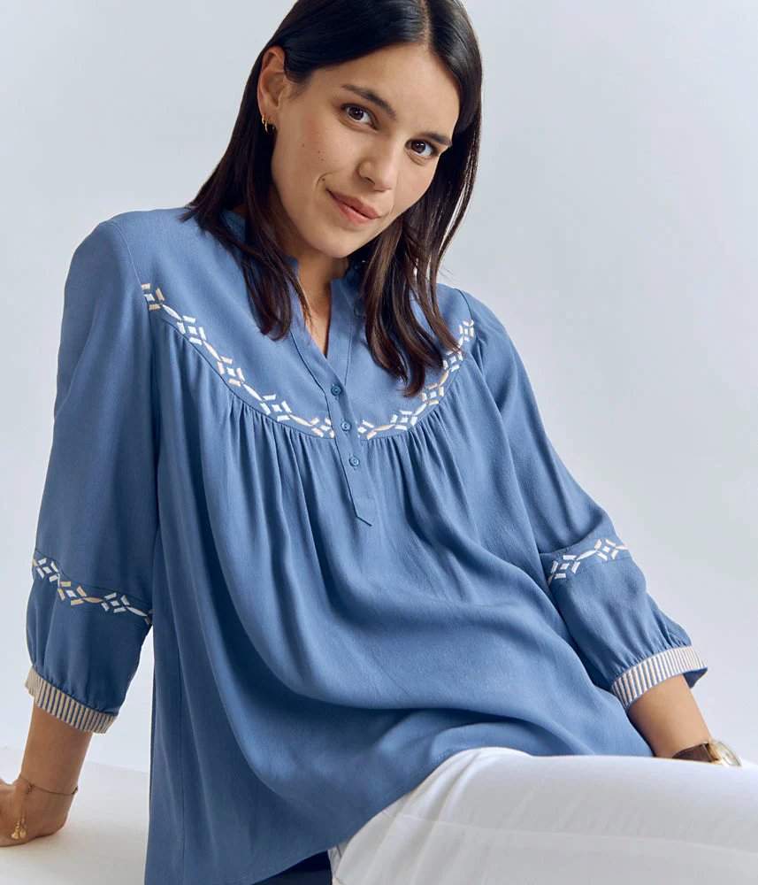 Blouse en viscose rebrodée CHA-CHA/83198/261