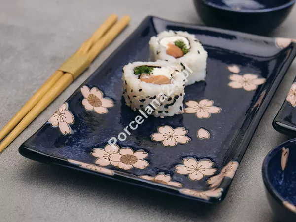 Zestaw do sushi dla 2 osób (4 el.) z pałeczkami Tokyo Design Studio - Sakura Navy 33759
