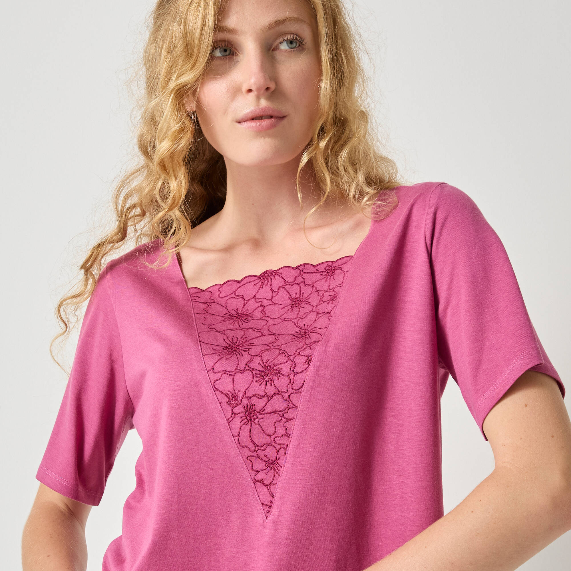 T-shirt boite brodé, manches courtes amples
