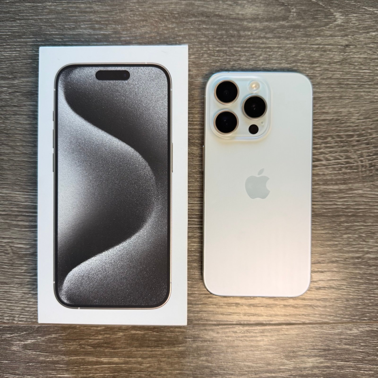 iPhone 15 Pro 256Gb - White Titanium - Fully Unlocked