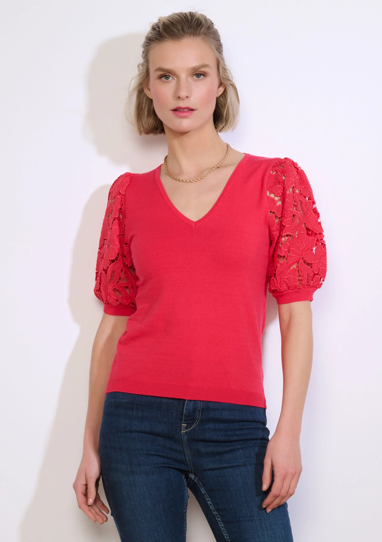 Trui met kanten mouwen