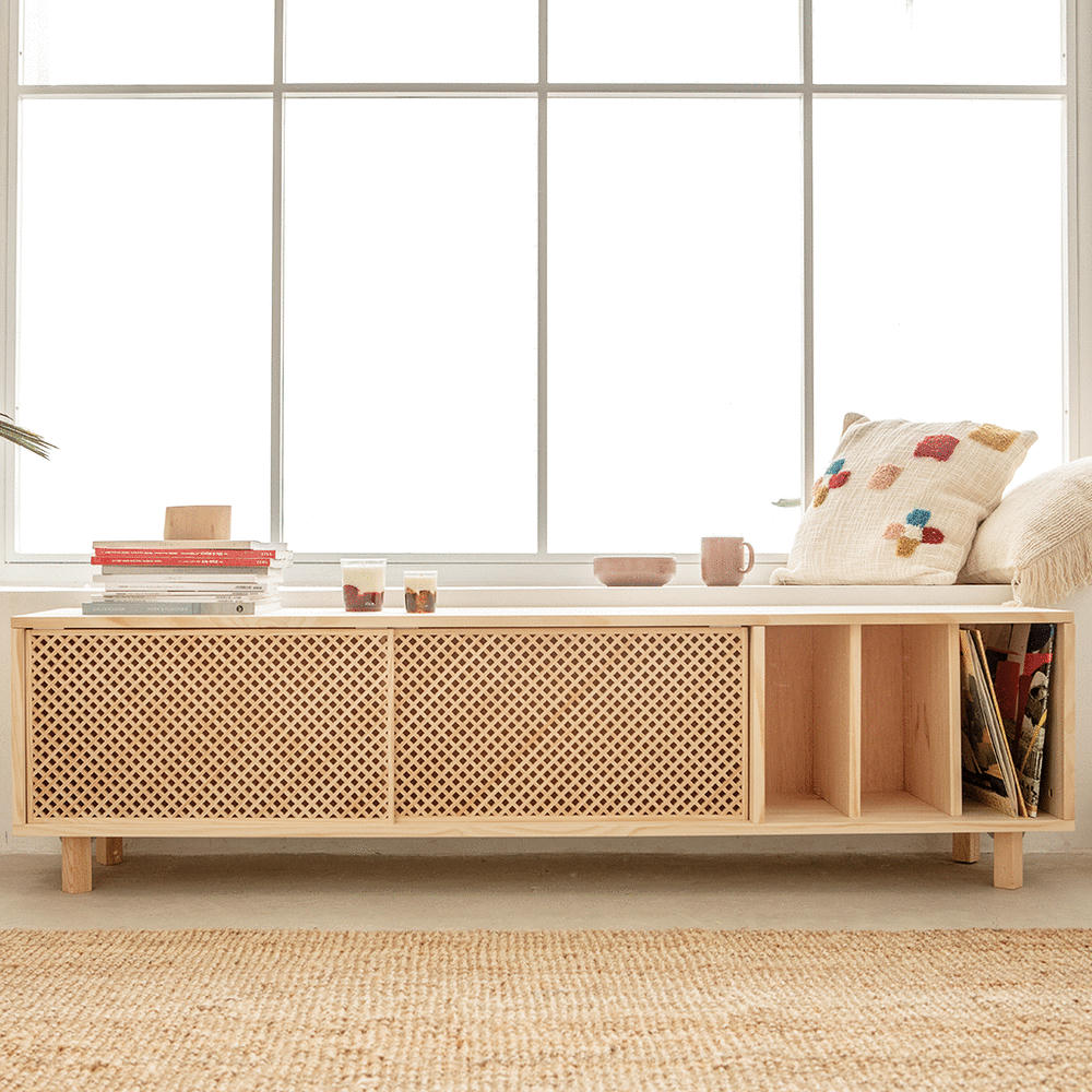 SAURA - Meuble TV en bois massif - trois séparateurs verticaux - 170 cm