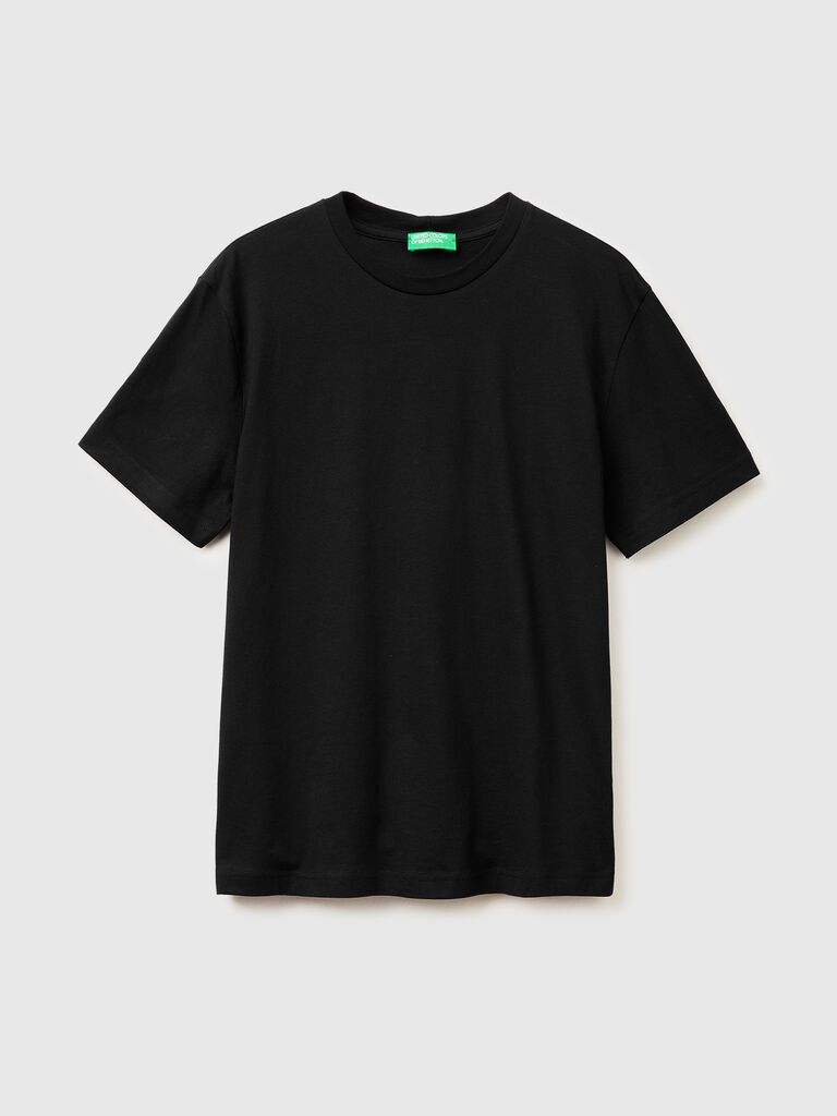 Black t-shirt
