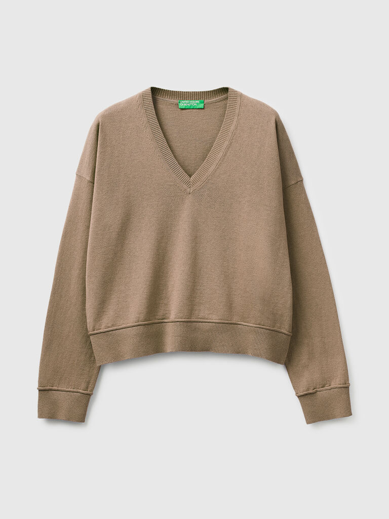V-neck sweater in cotton and wool