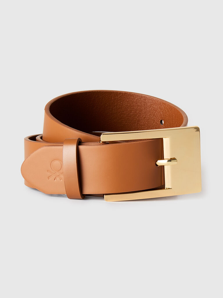 Belt with rectangular buckle