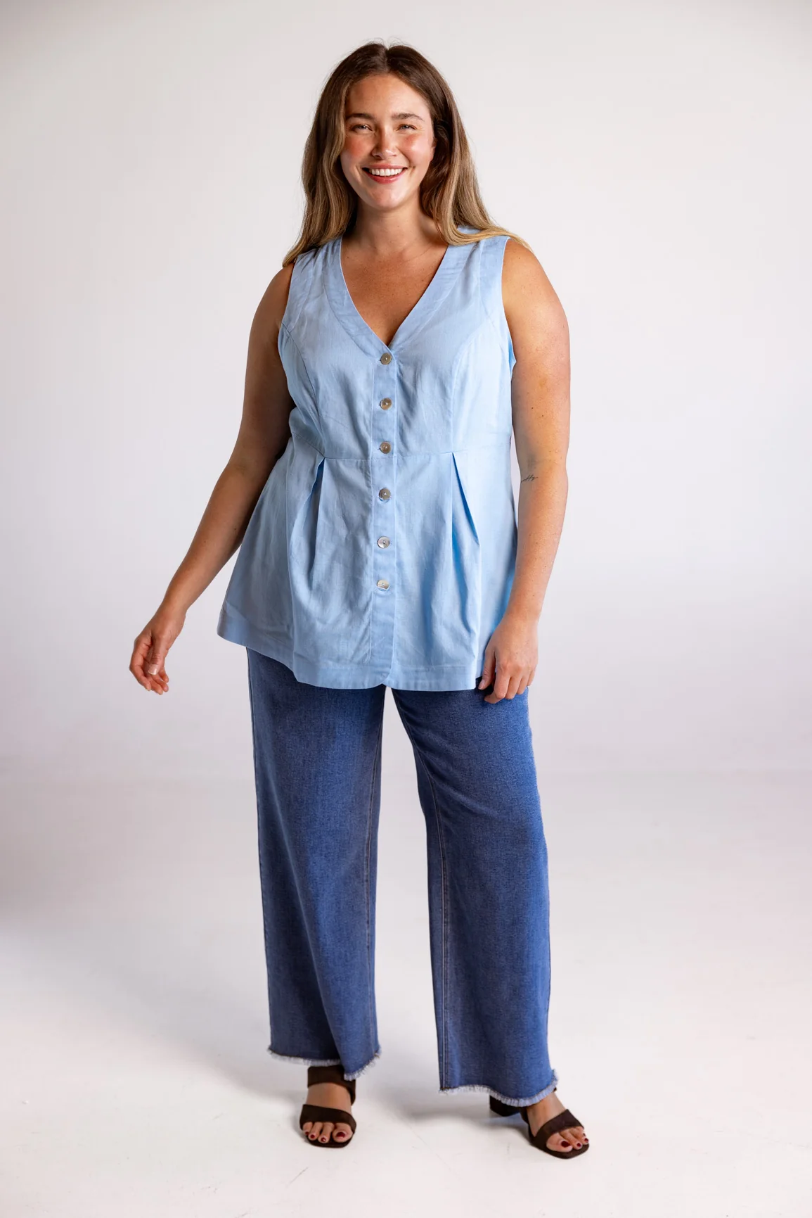 Saski Linen Blend Vest in Light Blue