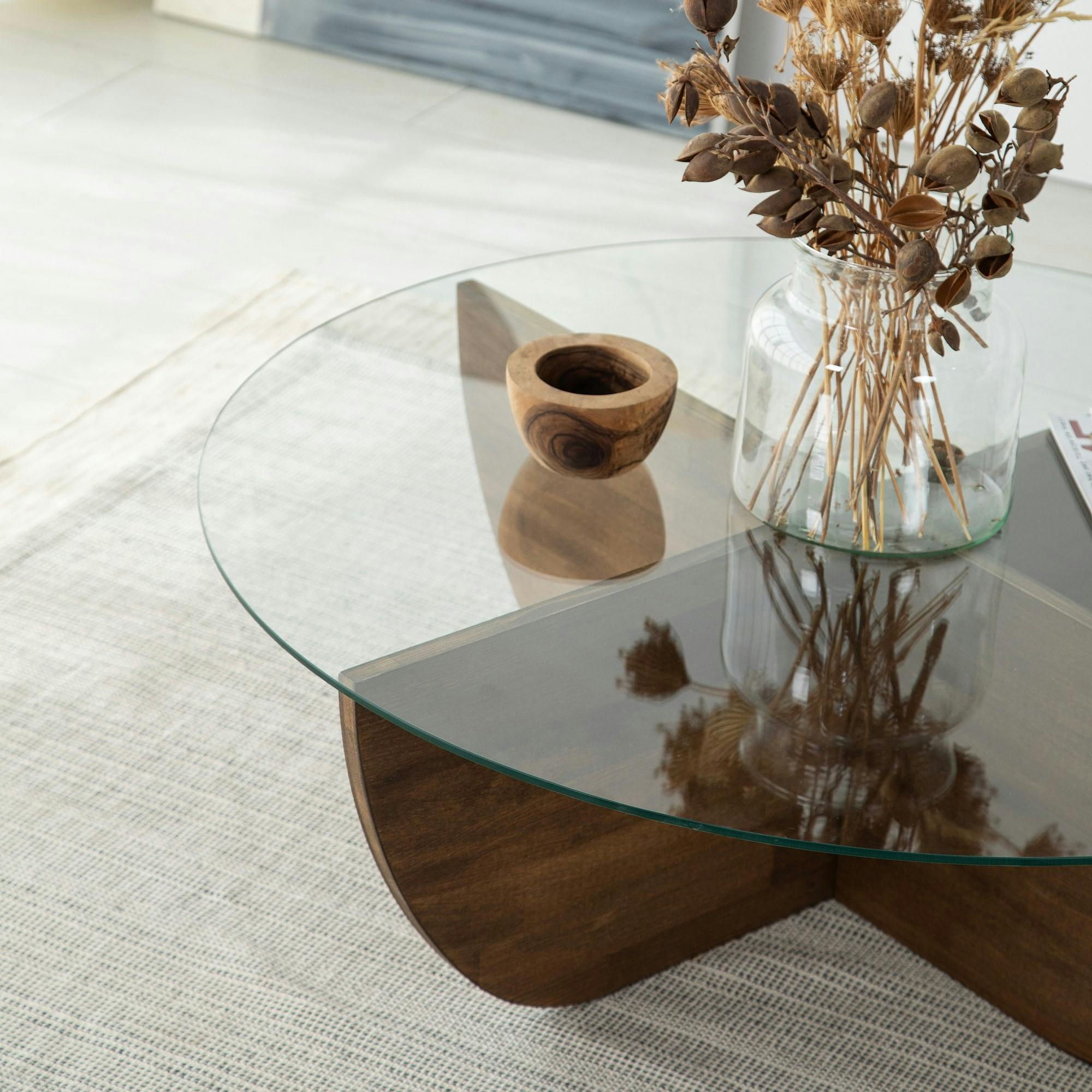 Table basse en verre – pied croix bois brun, 90 cm ANZIO