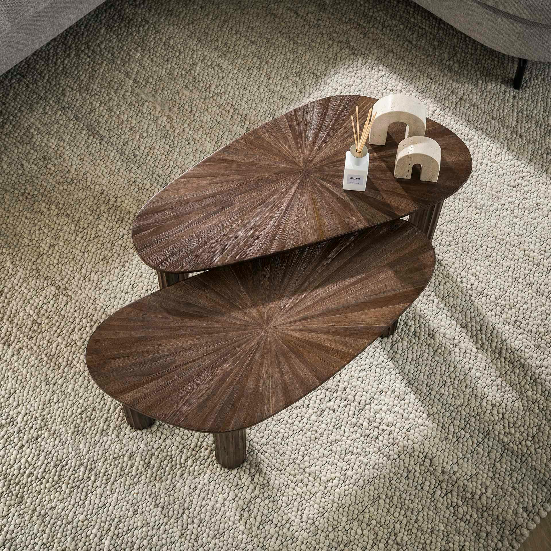 Table basse organique en bois de teck forme galet (lot de 2) YOGY