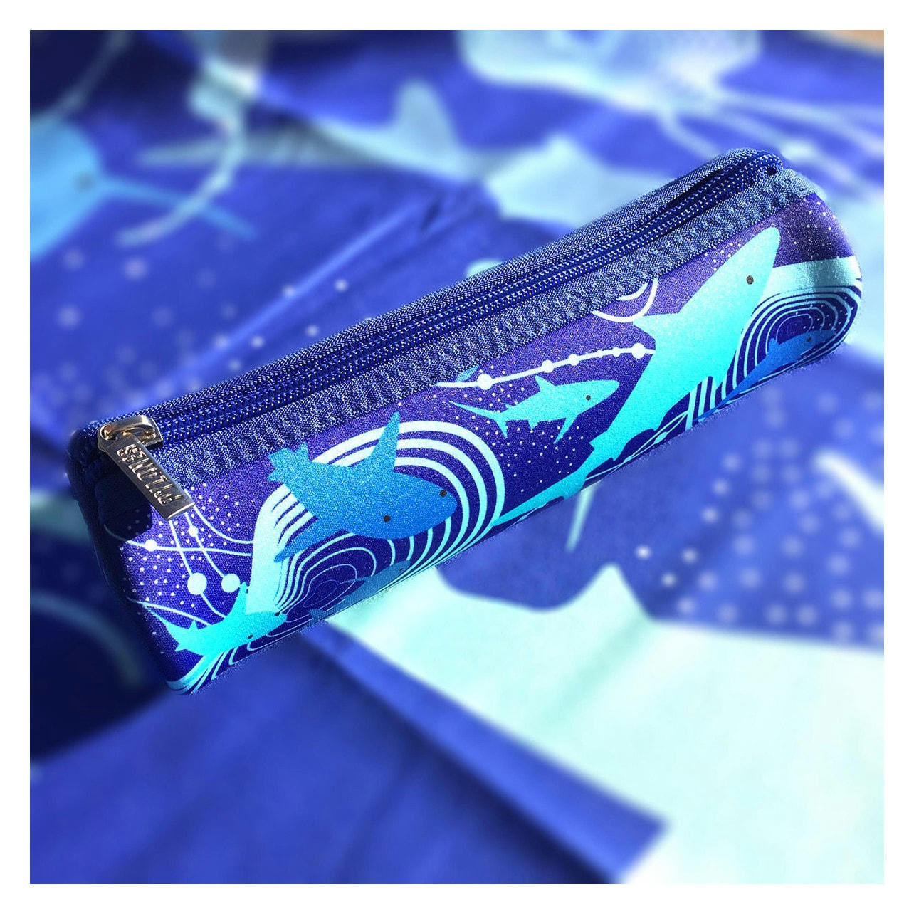 NEOPENCILCASE - Trousse à crayons néoprène 21xD7cm