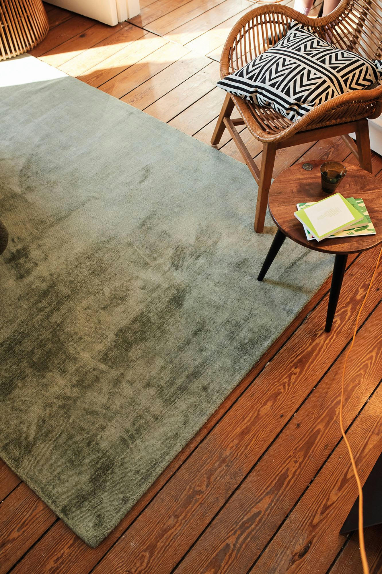 SHINE - Tapis élégant doux et brillant en viscose Vert 85x155