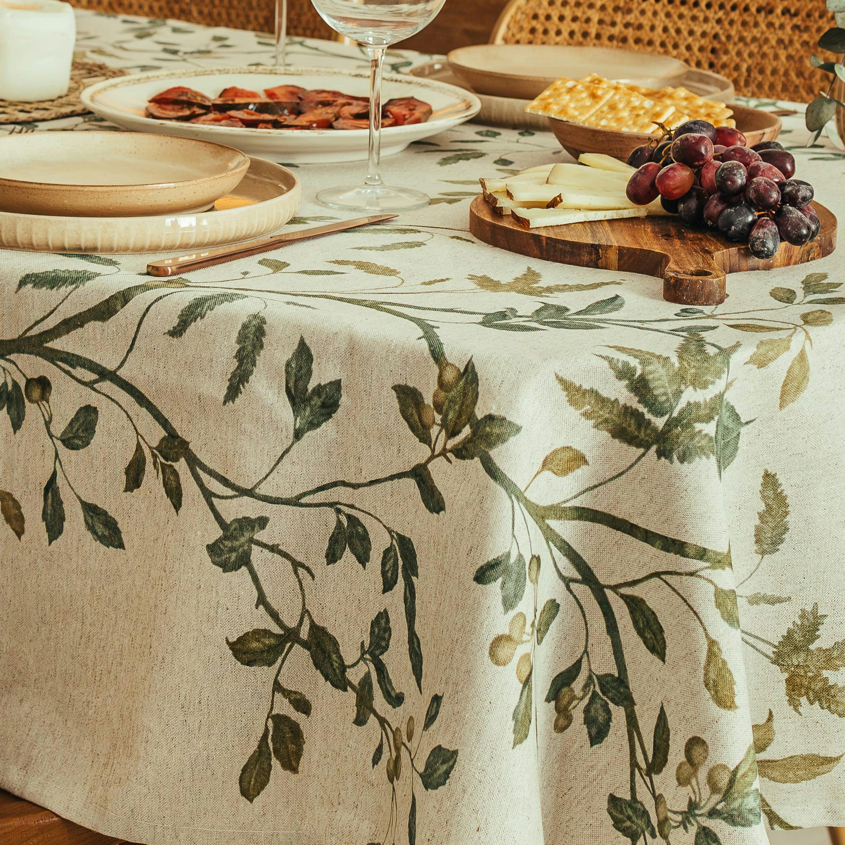ZARZA VERDE - Nappe en lin imprimée vert avec traitement anti-taches 140x140 cm