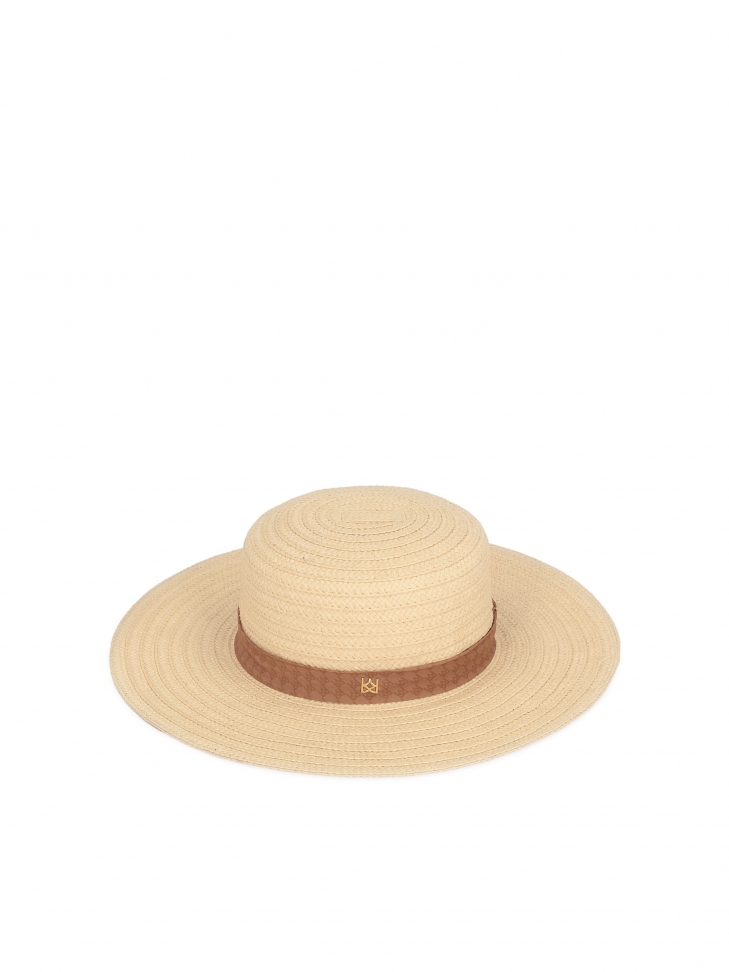Straw hat with a large brim