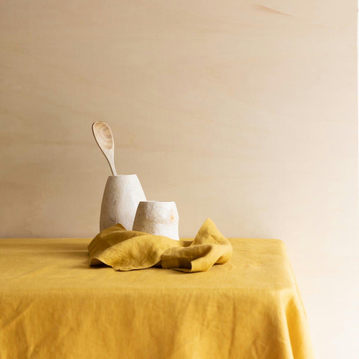 LES ESSENTIELS - Nappe en lin lavé jaune 175x250
