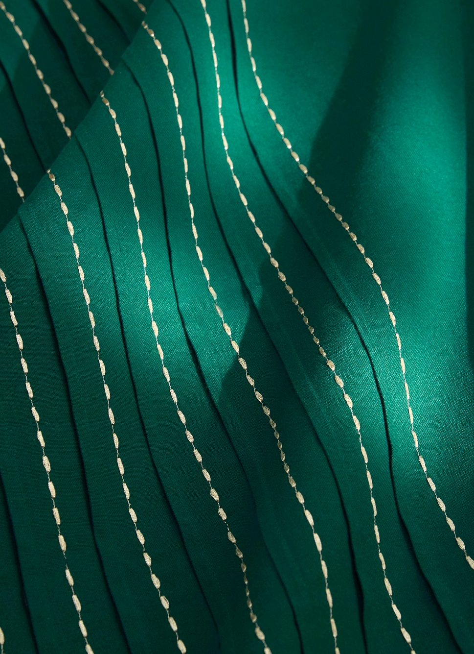 NAPPE PLISSÉE CENTRE DE TABLE AVEC BRODERIES VERT