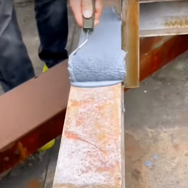 Apprêt métal spécial adhérence et protection (4L - Gris). Prépare surfaces métalliques avant l'application de la peinture