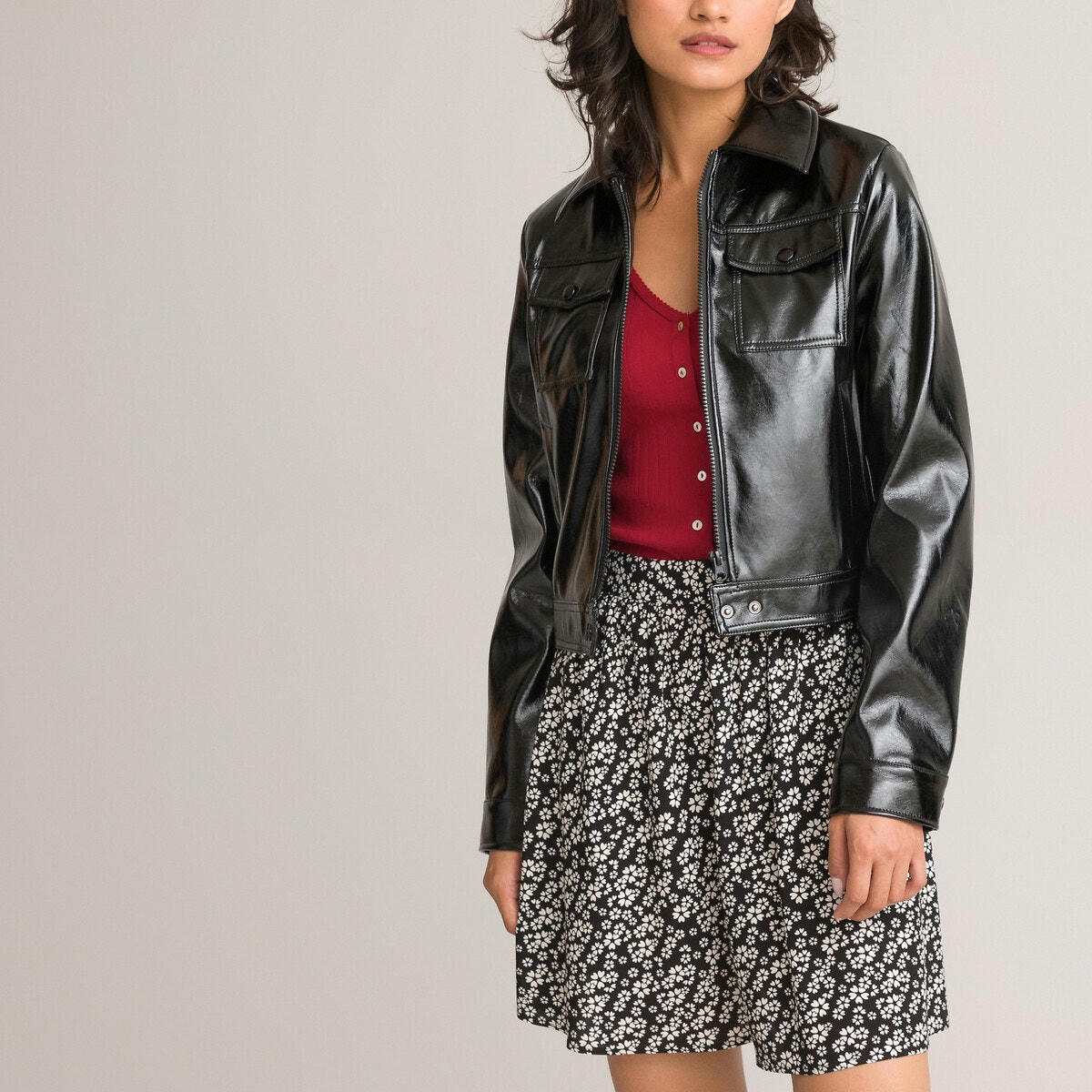 Blouson court zippé en simili brillant