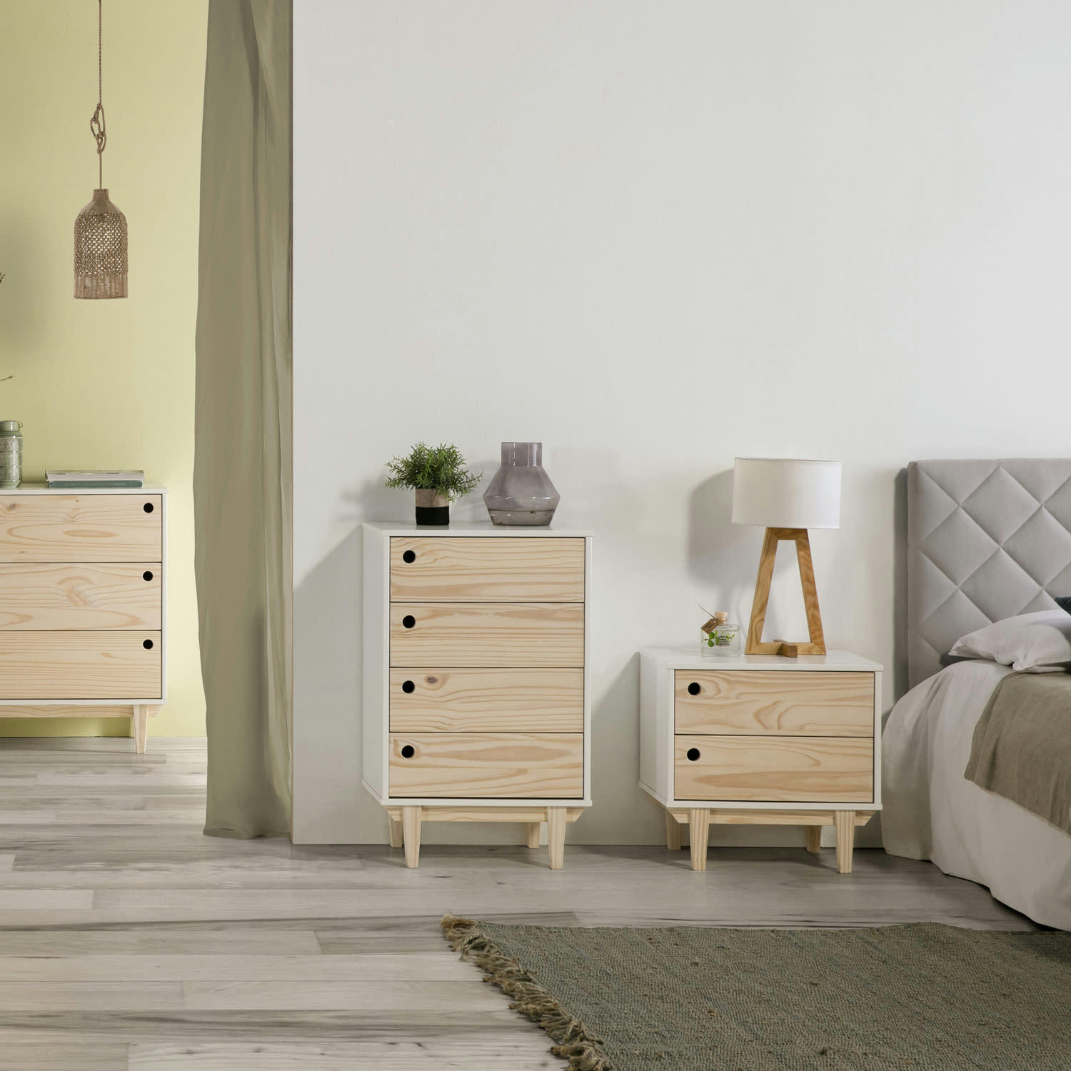 ROMA - chifonnier avec 4 tirois en couleur blanc, pieds et façades en bois