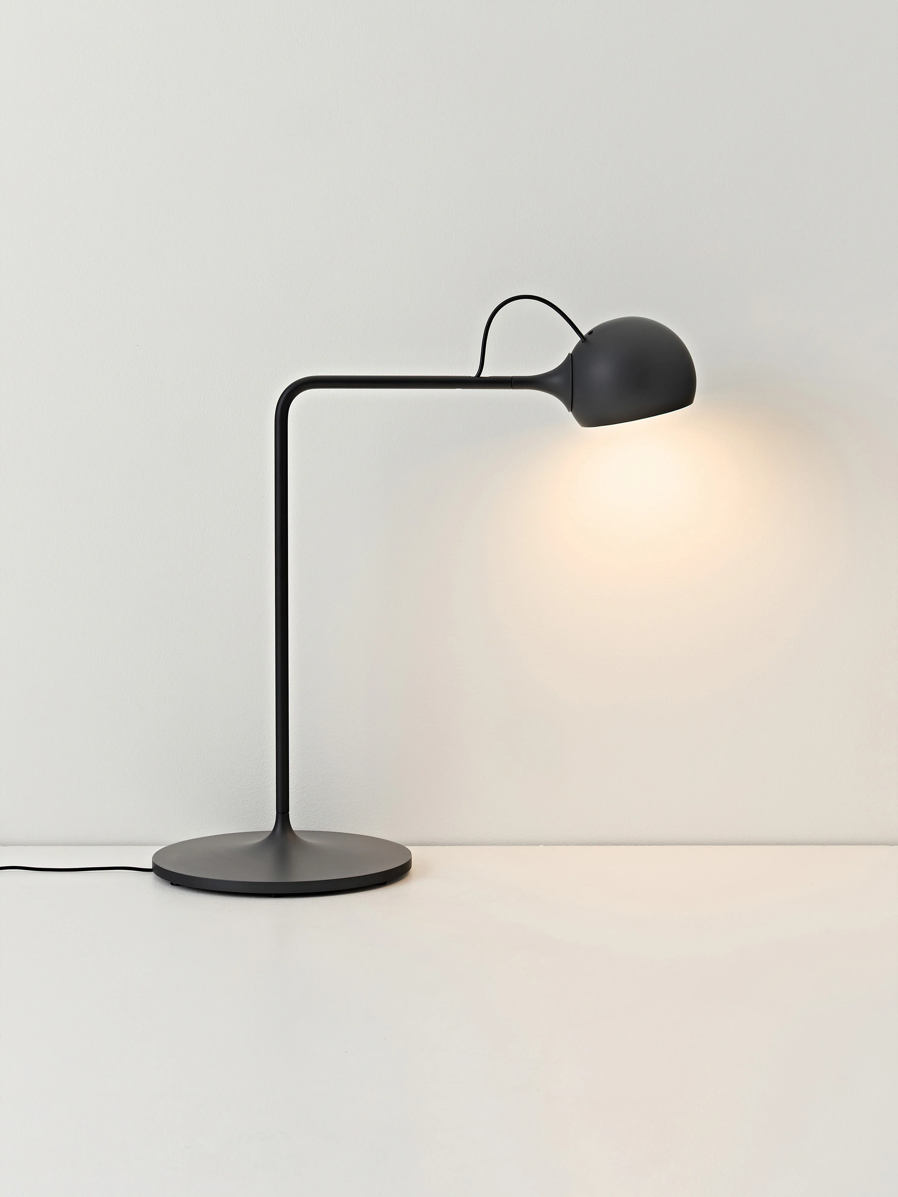 Dimmbare verstellbare LED-Schreibtischlampe Ixa