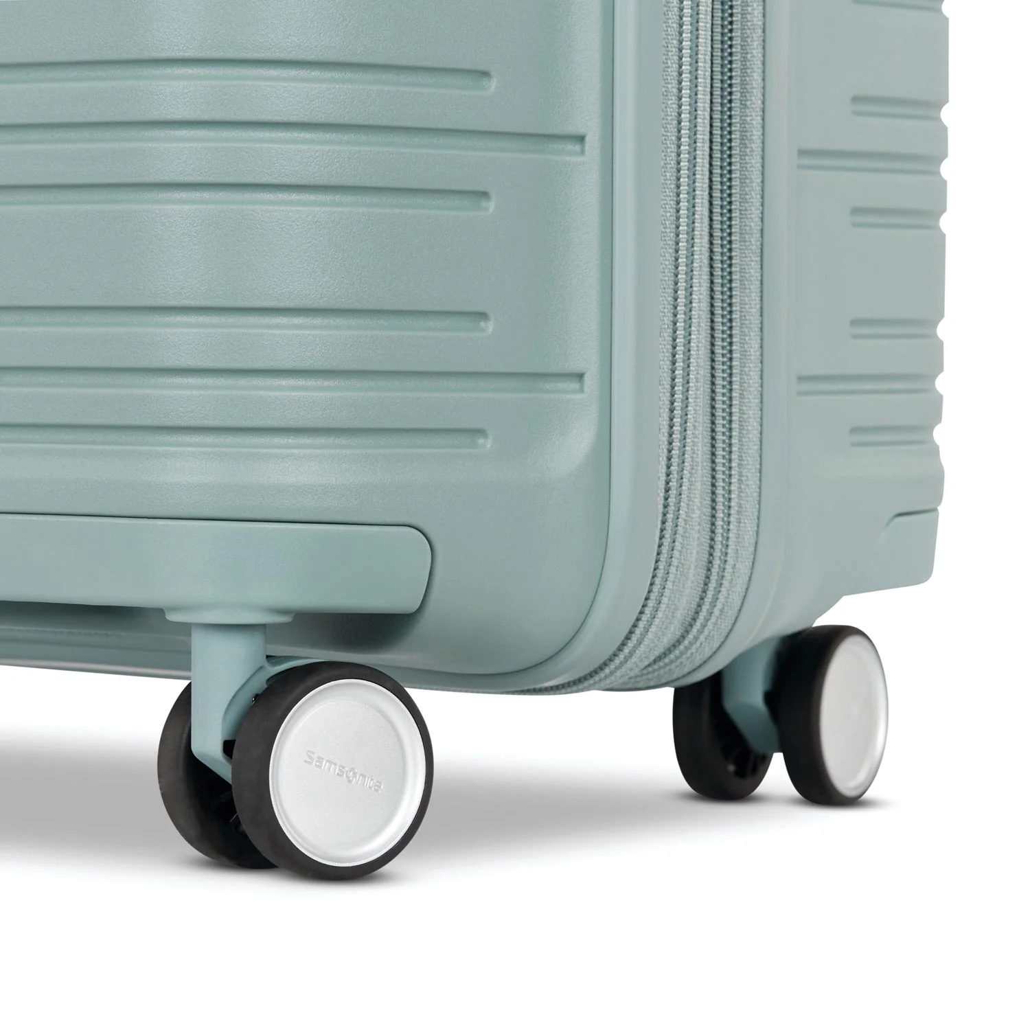 Samsonite Elevation? Plus 22x14x9 Spinner Carry-on(Cypress Green/21)