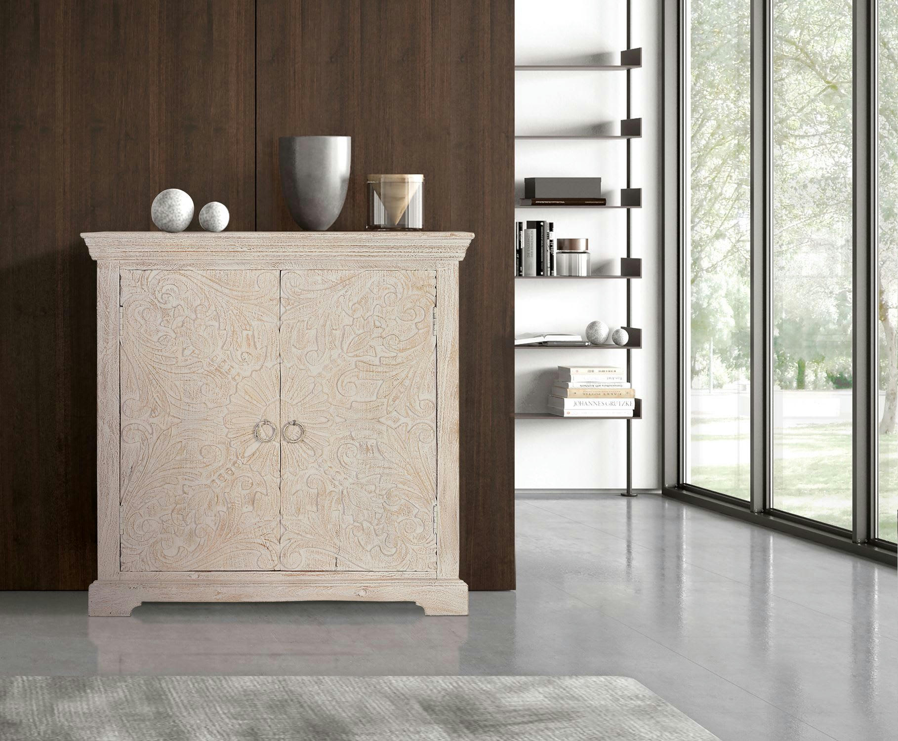 - Commode en manguier blanc vieilli