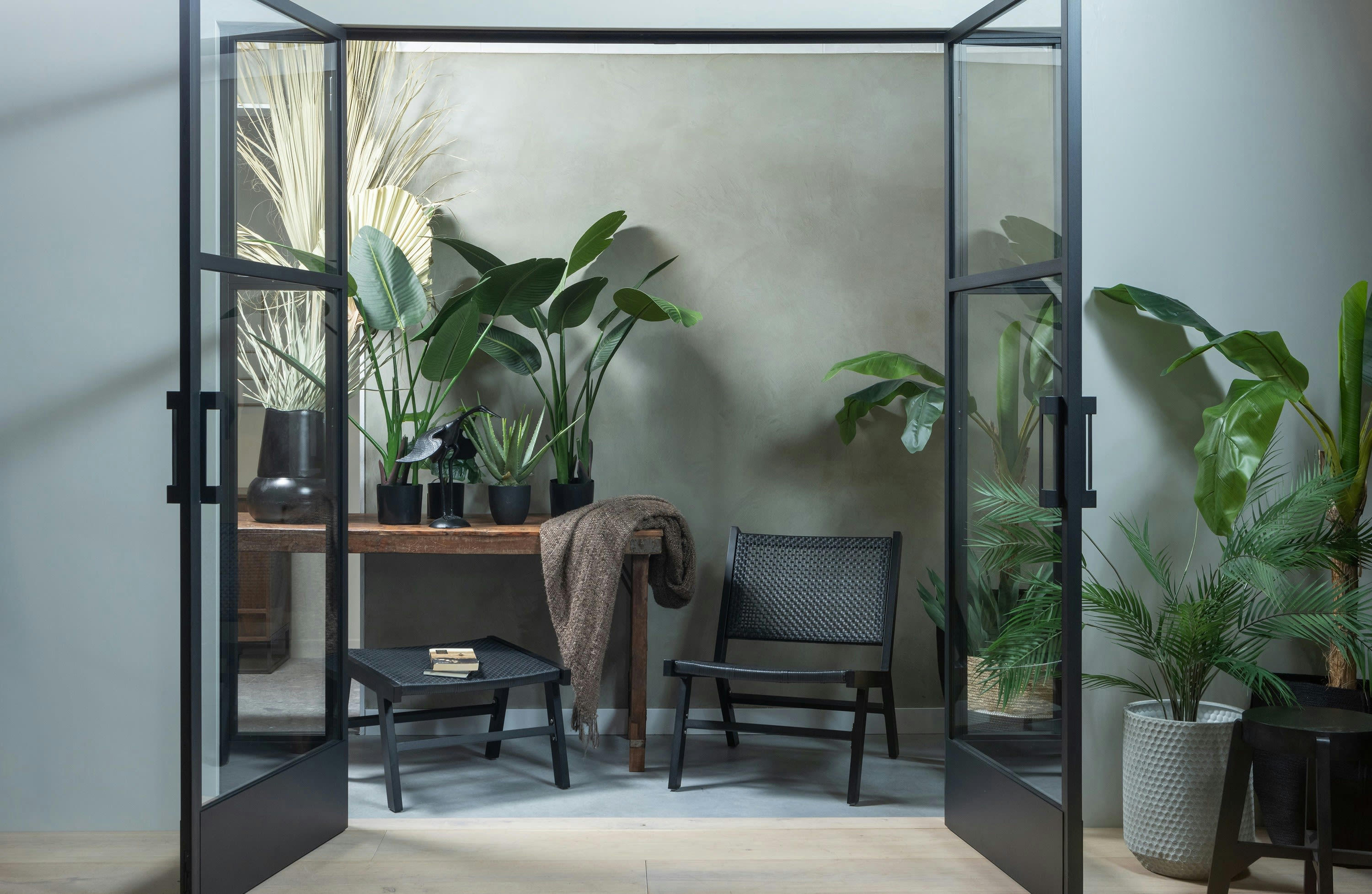 PUK - Tabouret en aluminium noir