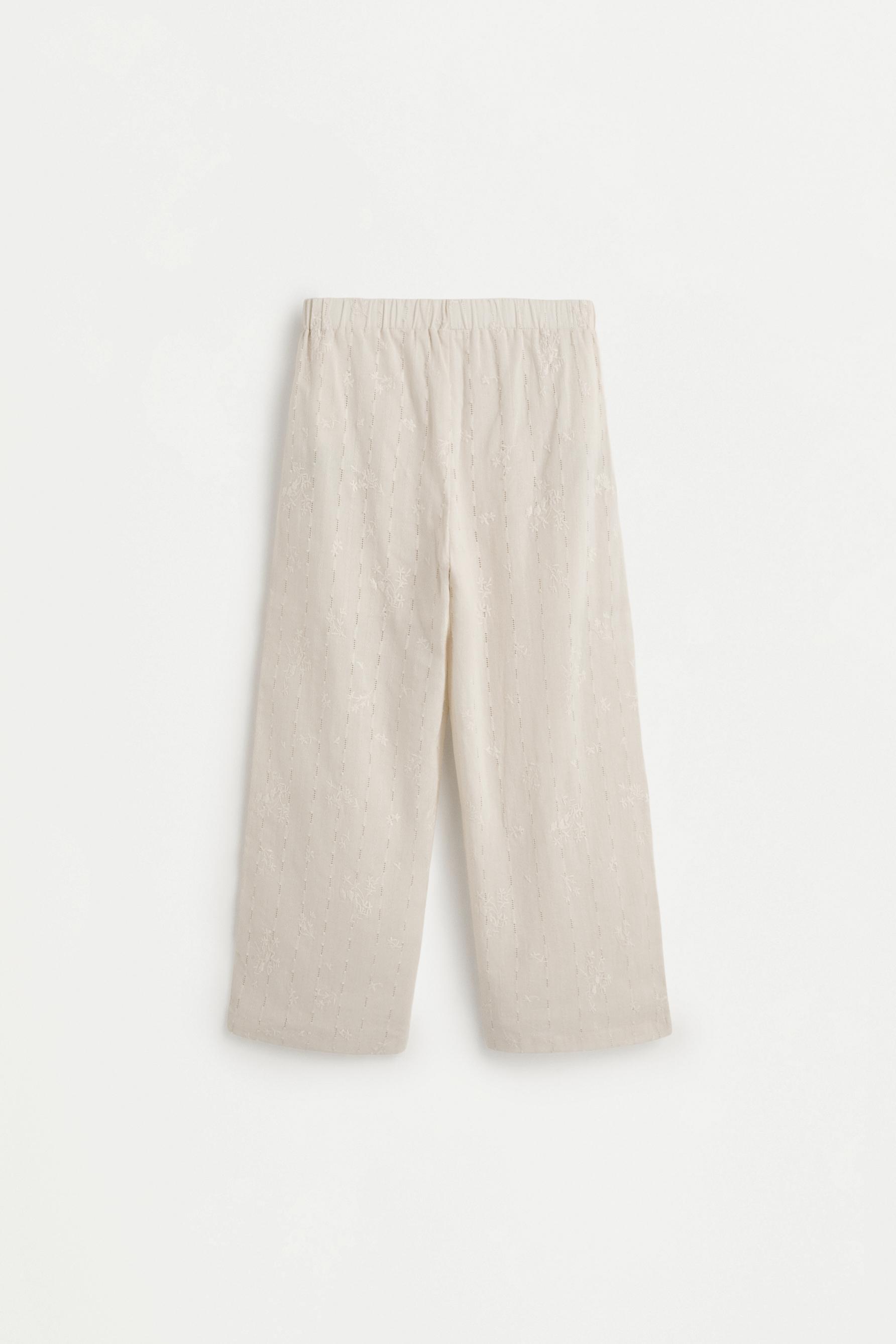 Pantalón bordado