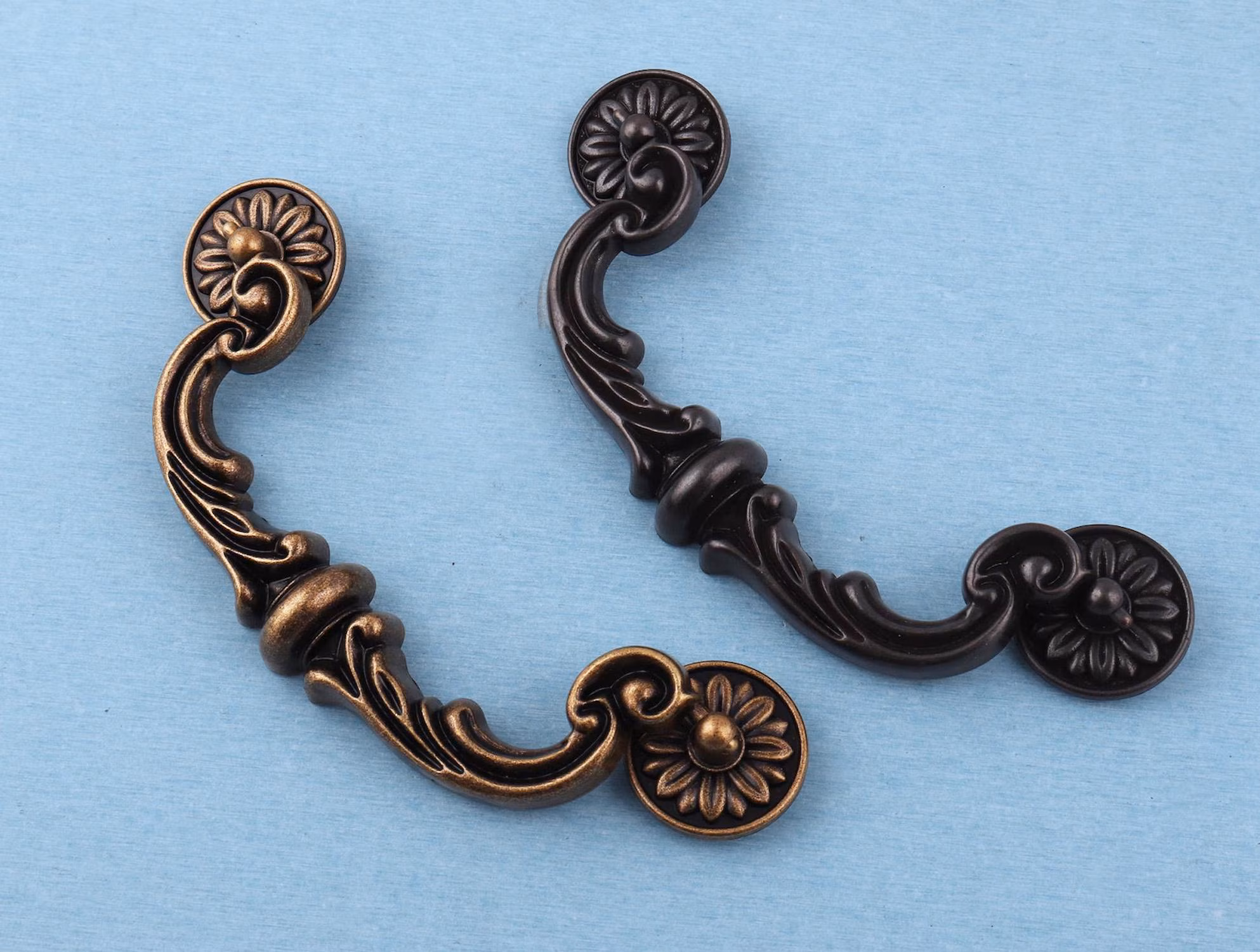 Vintage Flower Drawer Pull: Antique Brass Dresser Handle (187mm)