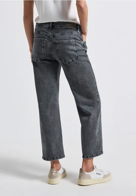 Straight Leg Destroyed Jeans