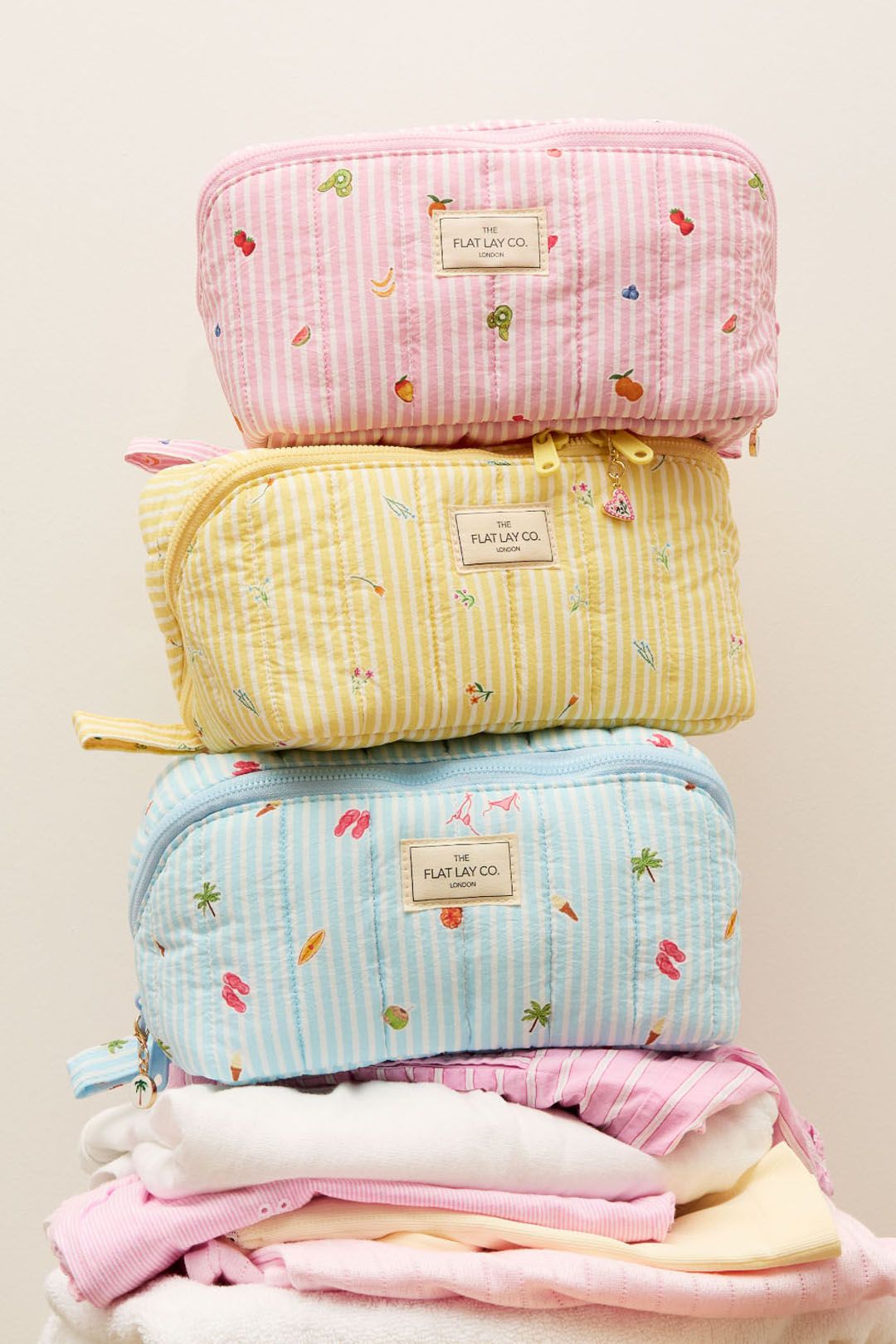The Flat Lay Co Marshmallow Flat Lay Makeup Box Bag - Frutas