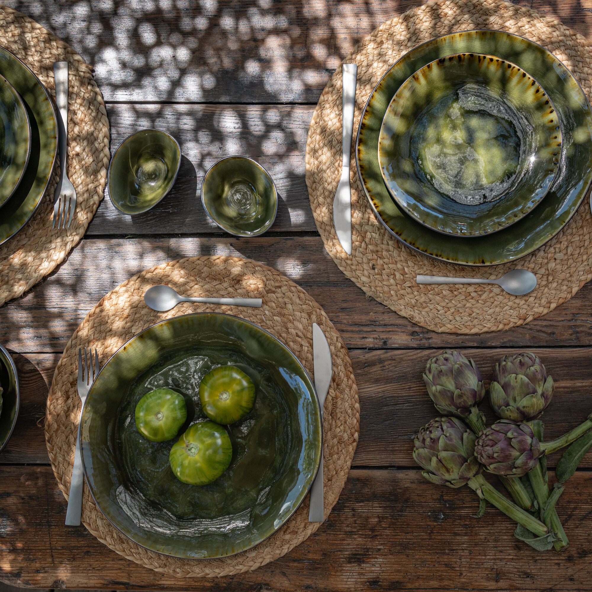 JASPE - Assiette plate en grès D27,5cm - vert avocado