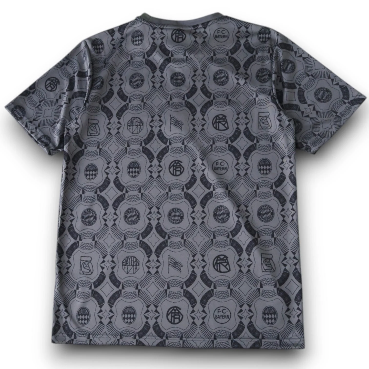 Bayern Munich Training Jersey 2025/26