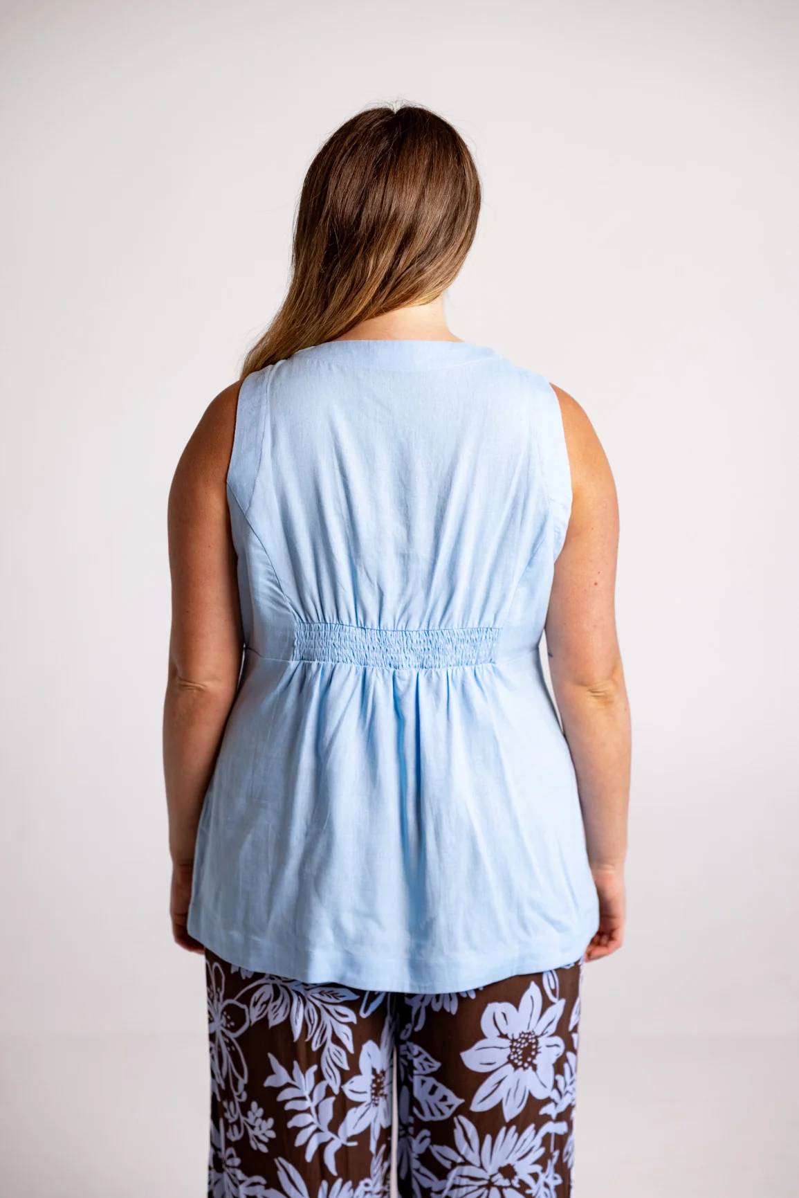 Saski Linen Blend Vest in Light Blue