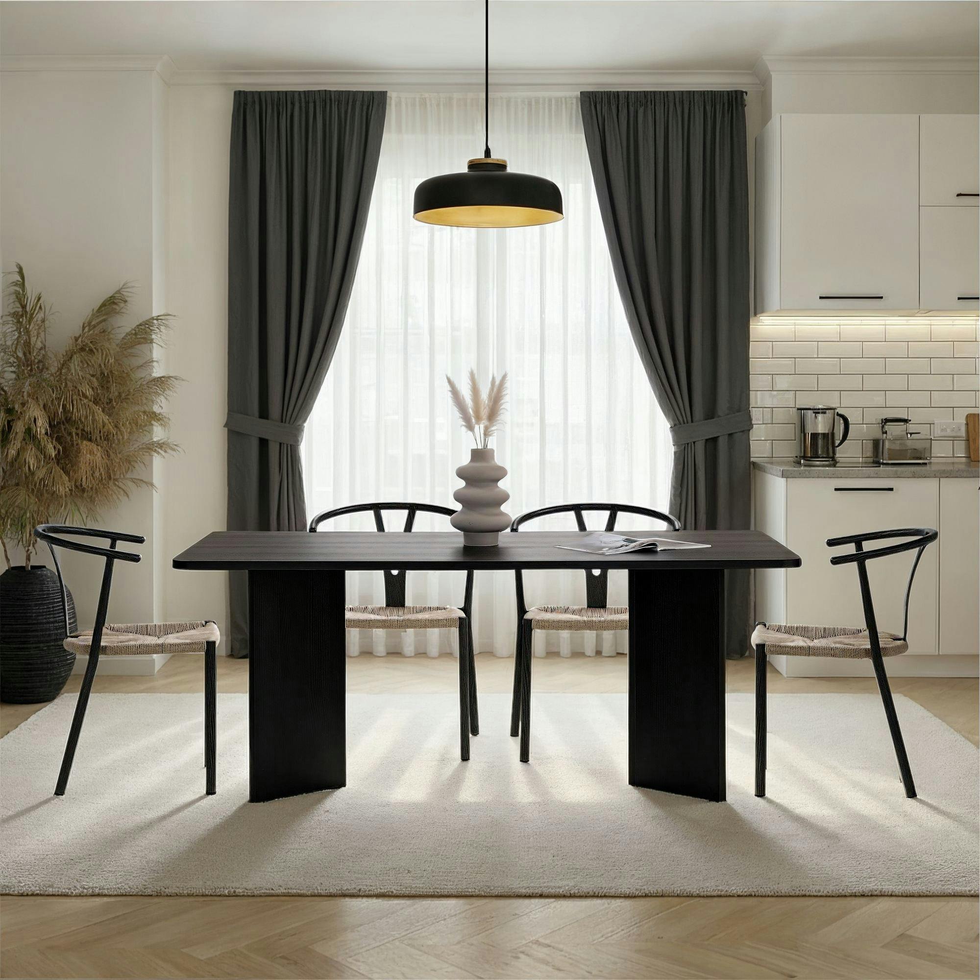 Table à manger noire bords ronds 180 cm MARFA