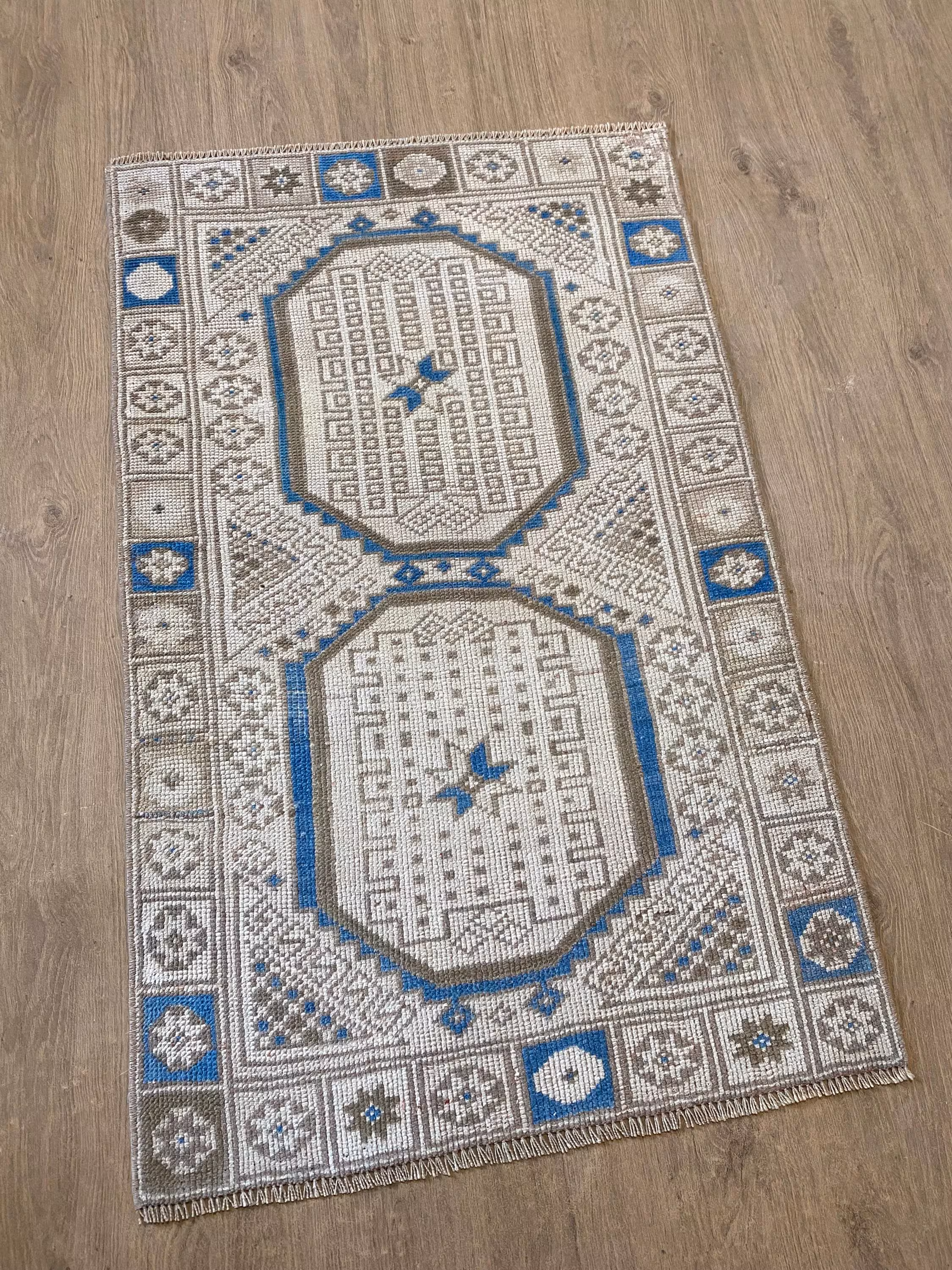 Turkish wool Beige rug, 2’6”x4” ft. Blue antique Oushak Natural vintage Carpet