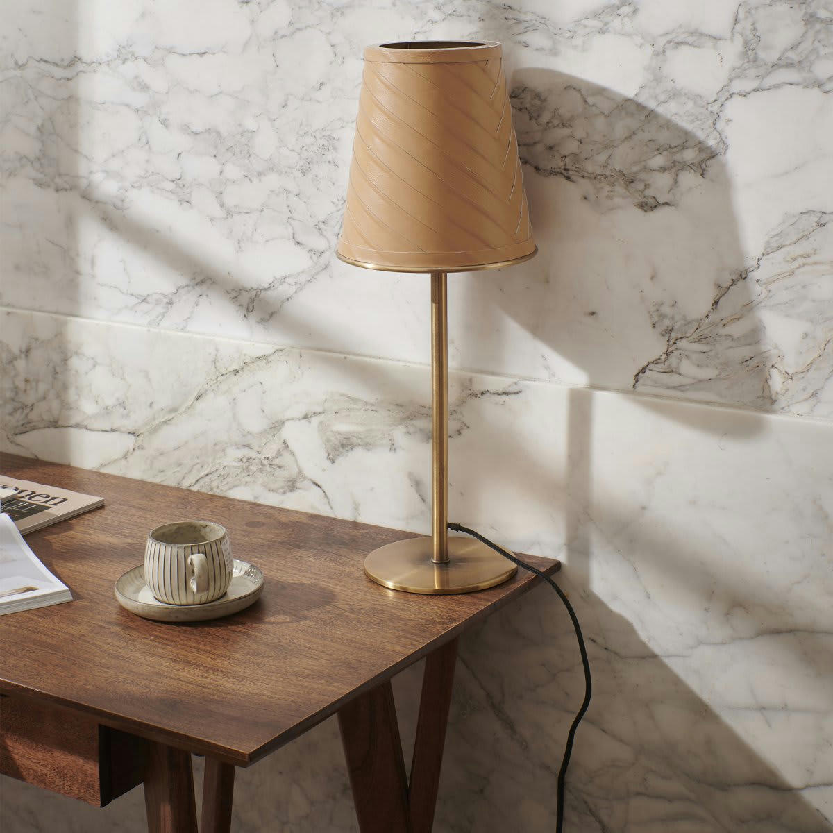 CORNEILLE - Bureau vintage en bois massif avec tiroirs marron