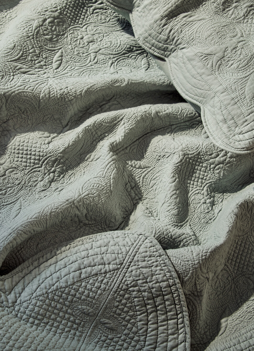 COUVRE-LIT UNI EN COTON FLORENCE VERT DE GRIS