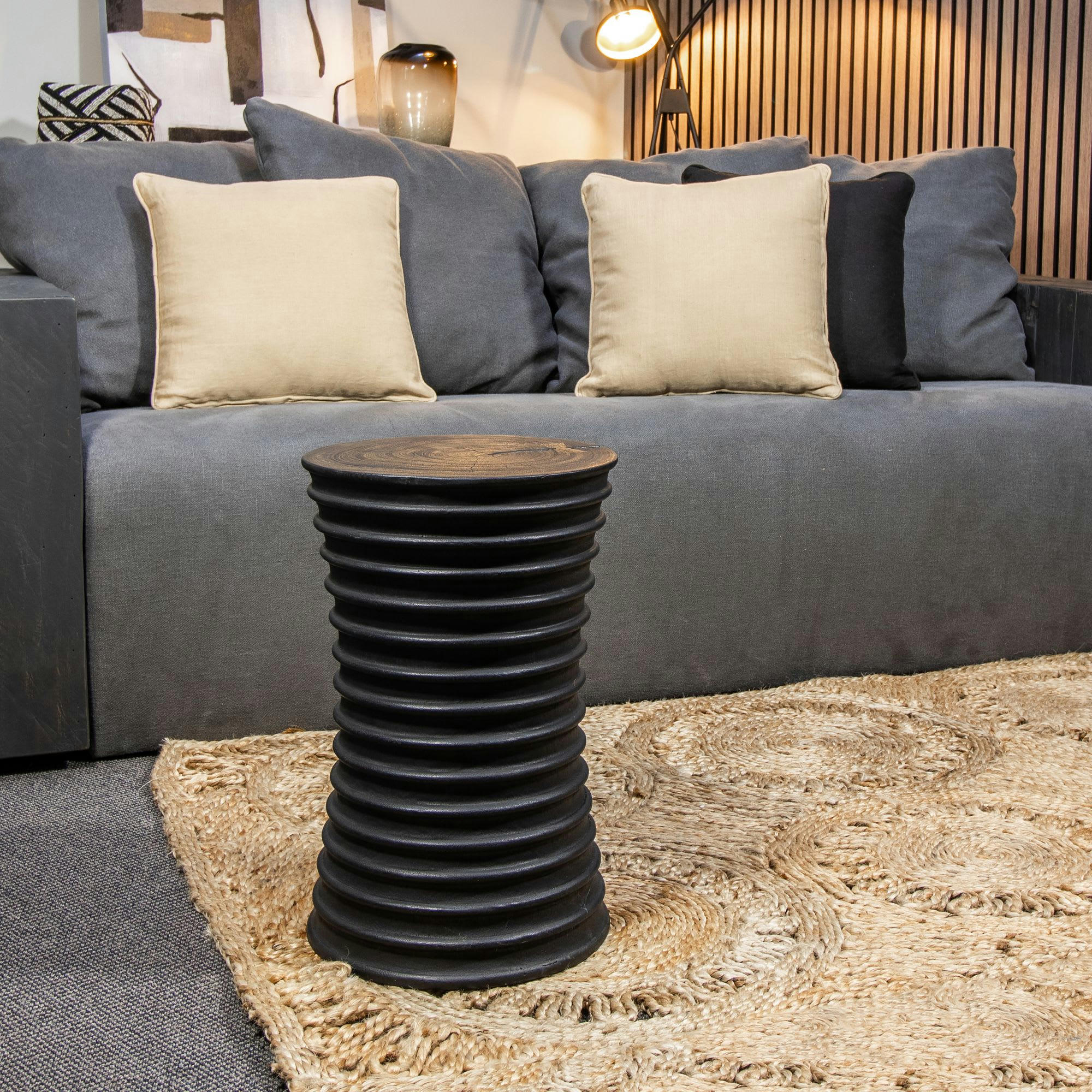 MADI - Meuble d'appoint en bois d'acacia brûlé