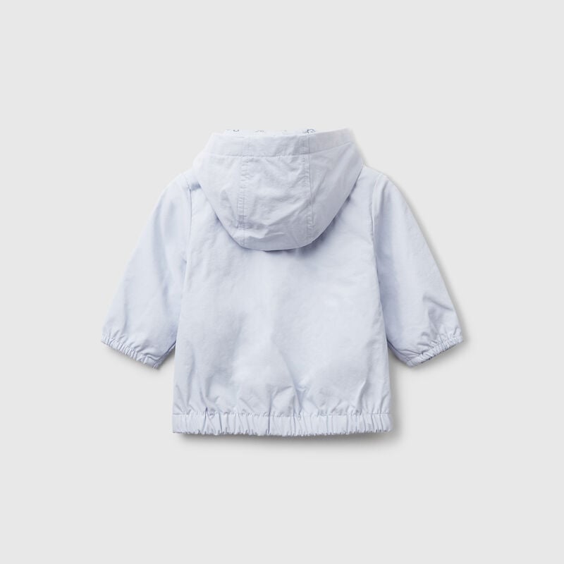 Lightweight jacket with hood