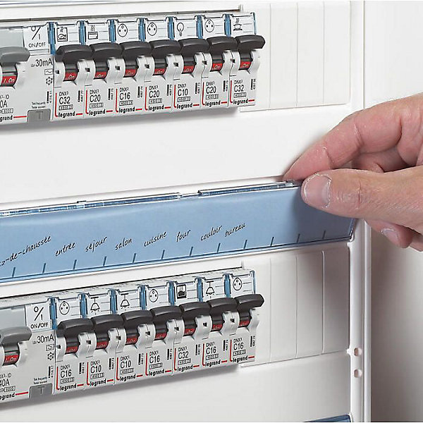 Coffret nu 39 modules 3 rangées Legrand Drivia