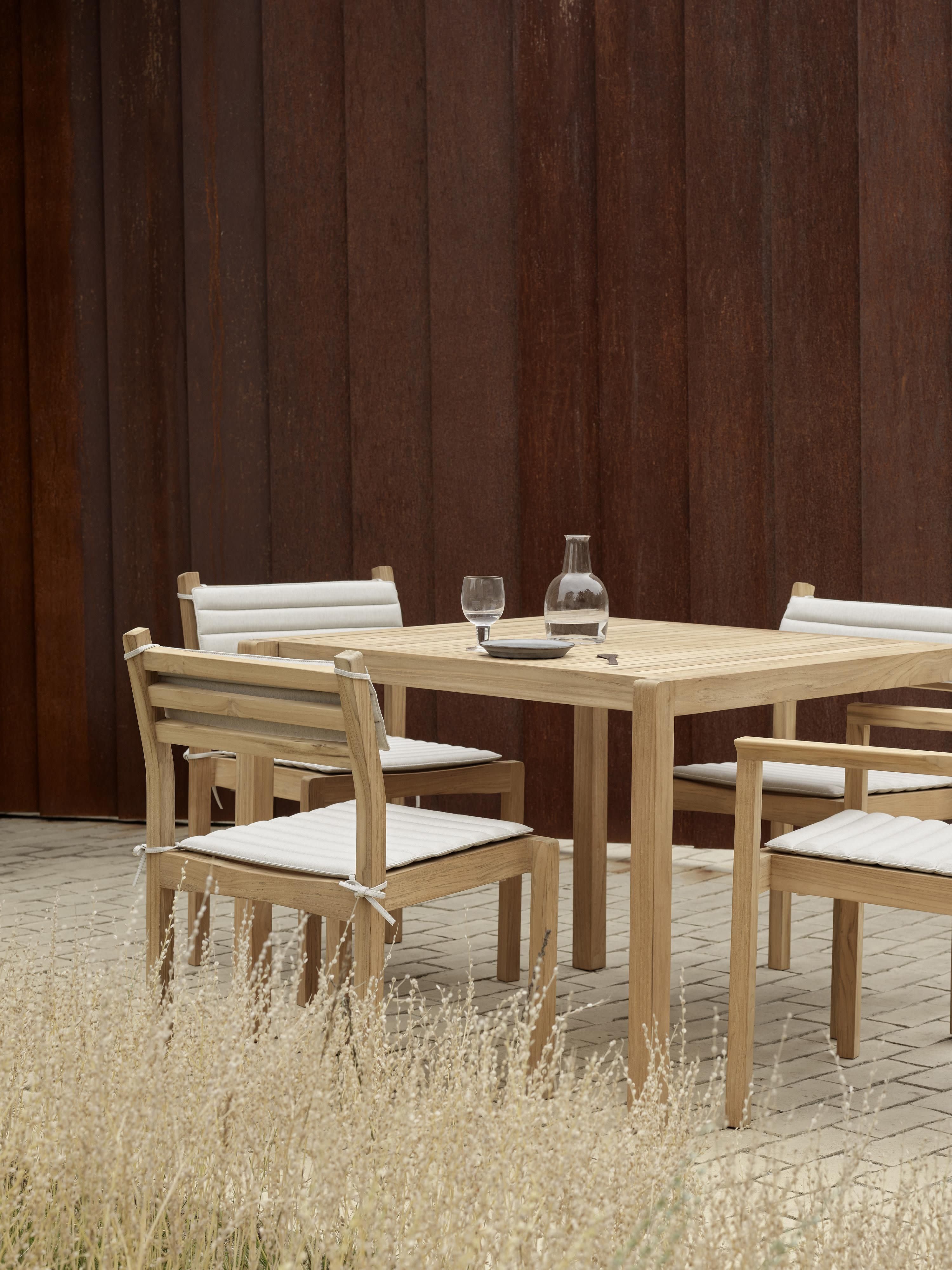 Stapelbarer Gartenstuhl AH501 aus Teakholz