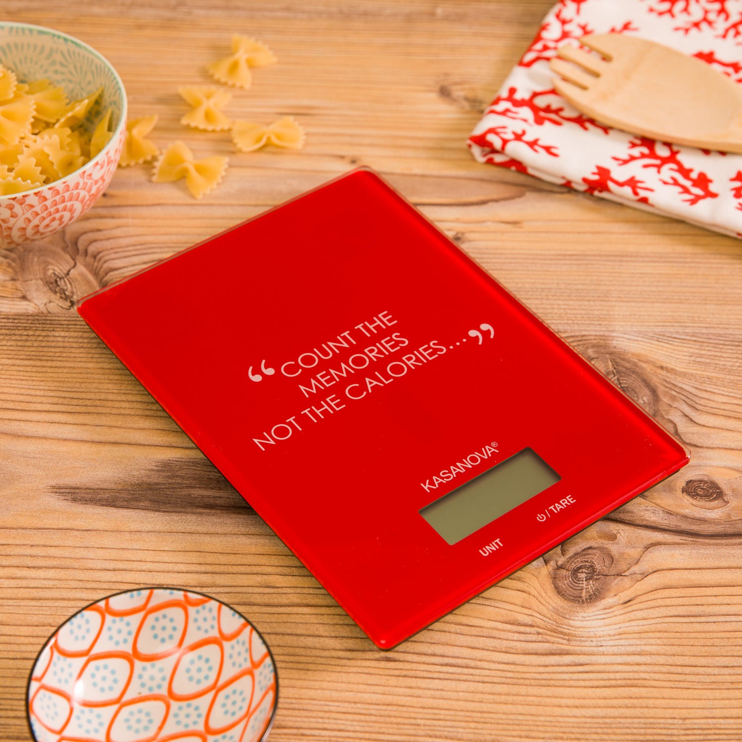 Bilancia da cucina digitale rossa rettangolare con scritta