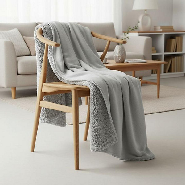 Couverture plaid gris clair 130x170cm SMOOTIK - SACASA